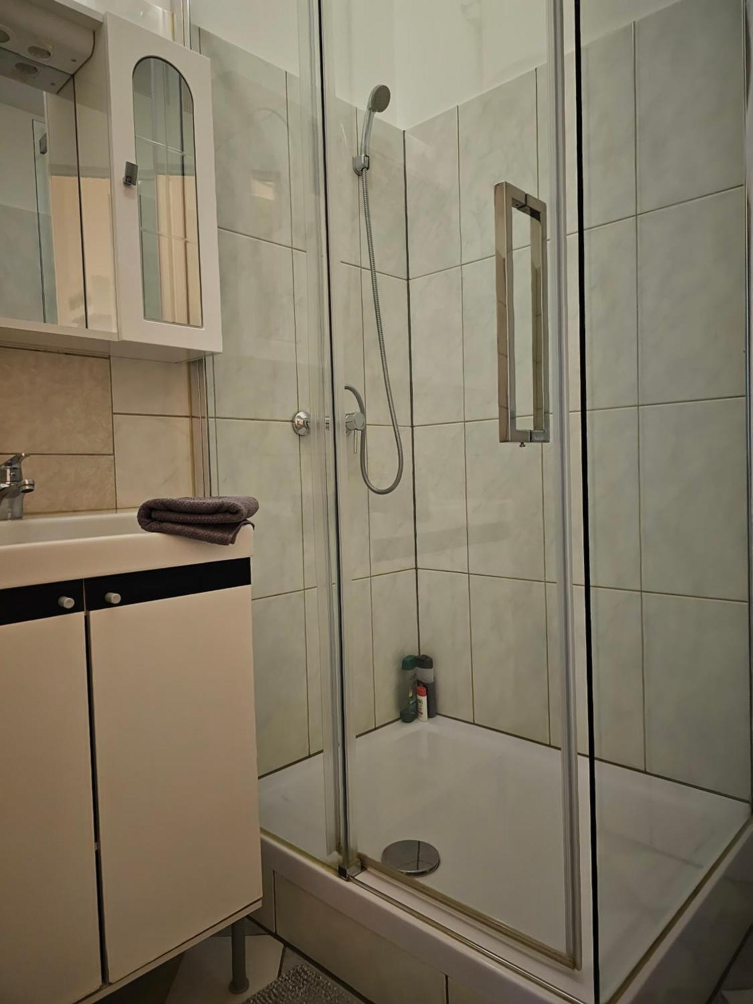 Nice 38m2 Near Center Apartment *